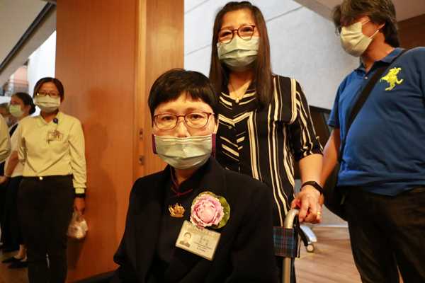 黃娟娟圓滿榮董與家人合影（賴廷翰攝）