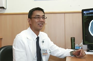 神經內科醫師:傅進華