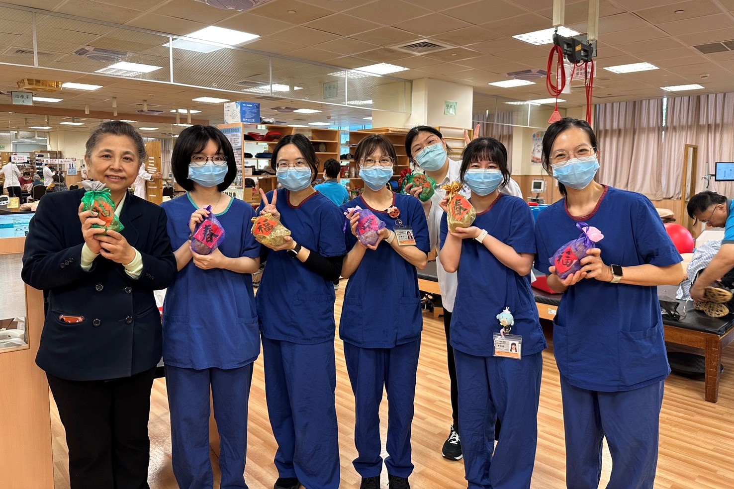 春節調整醫療量能 台中慈院分送祝福迎丙午