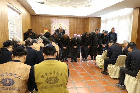 早期訪視個案黃桂子告別式 家屬感恩慈濟陪伴接力送愛