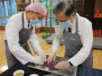 創新健康紫玉元宵 簡院長感恩志工付出