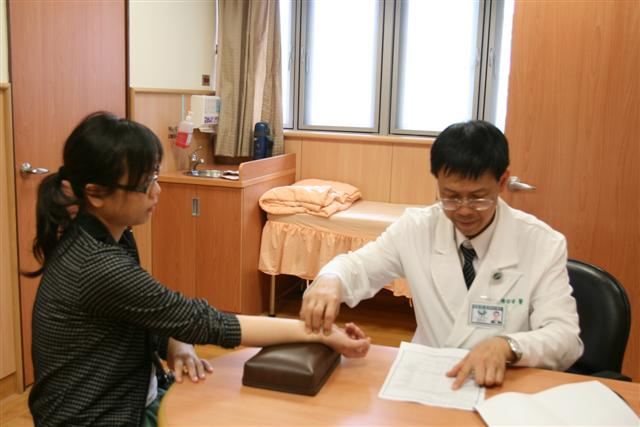三伏貼特別門診  中醫部努力獲大德肯定