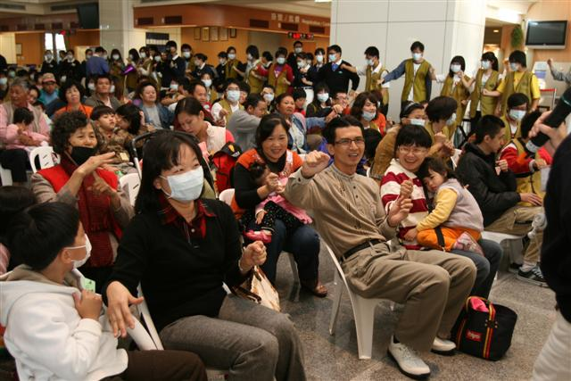 年度信望愛義診，上百位志工助緣 活動圓滿