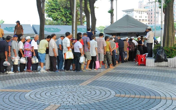 台中慈院醫護同仁參與中秋佳節街頭遊民義診