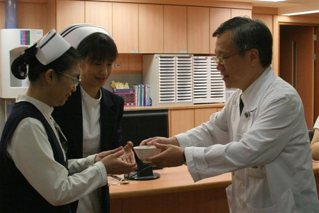 新增11C慢性病房,簡院長指示可多照顧慢性病人