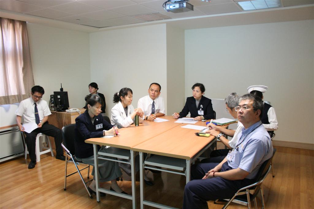 聖帕颱風來襲同仁堅守崗位志工做麵包傳大愛