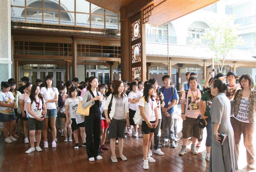 香港高中生參訪台中慈院  慈濟人文溫暖深植心中