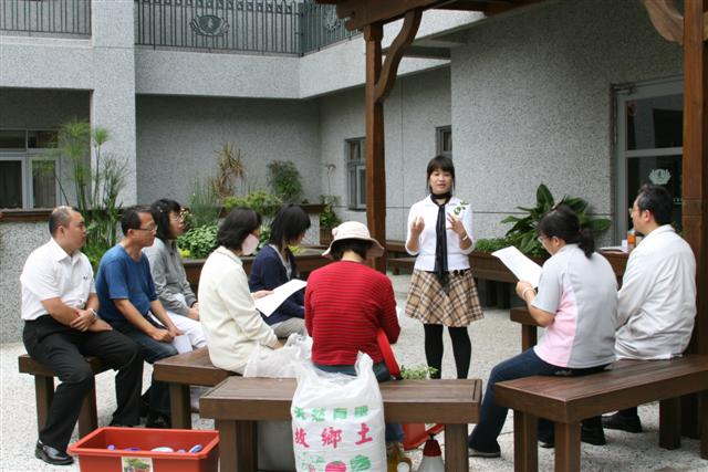 園藝療法工作坊空中花園開課，中風病患快樂動起來