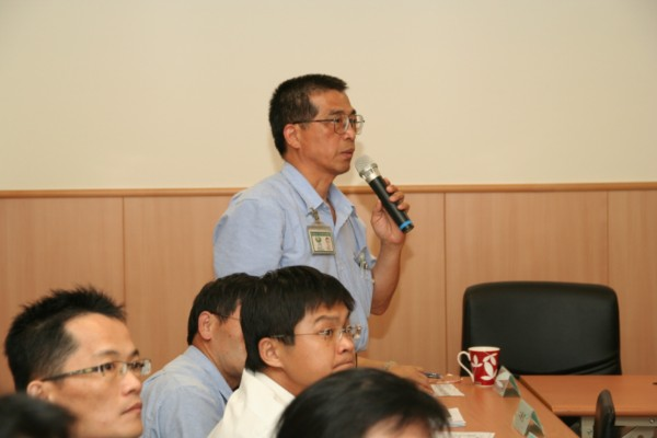戒慎虔誠防颱會議,簡院長分析地球科學