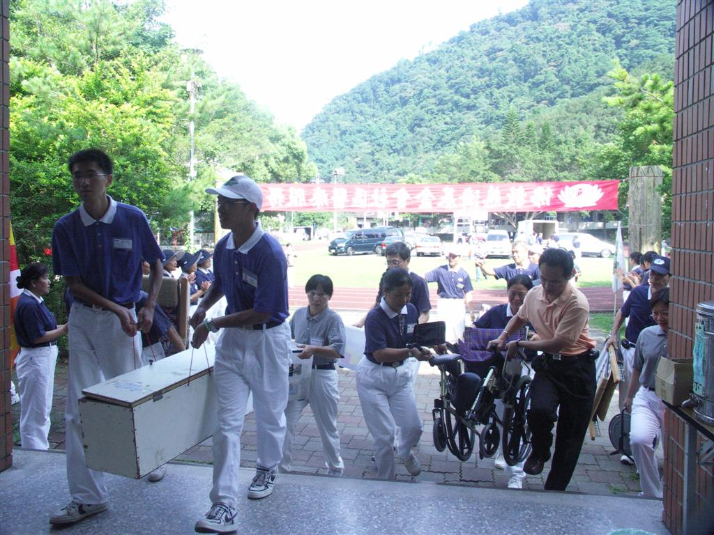 神經內外科聯袂參與人醫會南庄義診