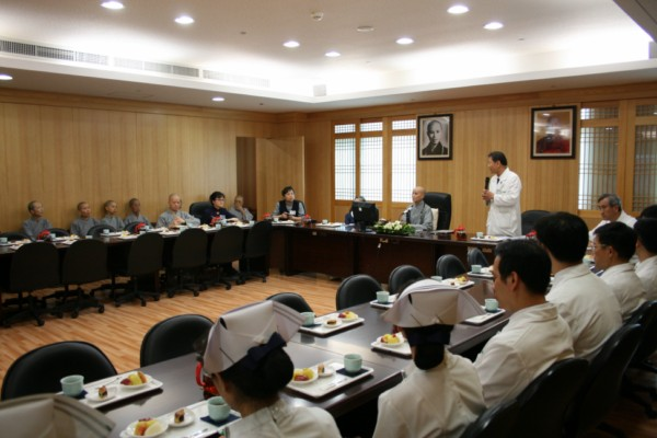 上人六日內二度蒞院,新醫療大樓八月廿一日啟用
