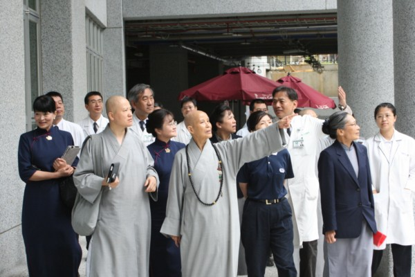 密集行腳創紀錄，上人叮嚀送祝福