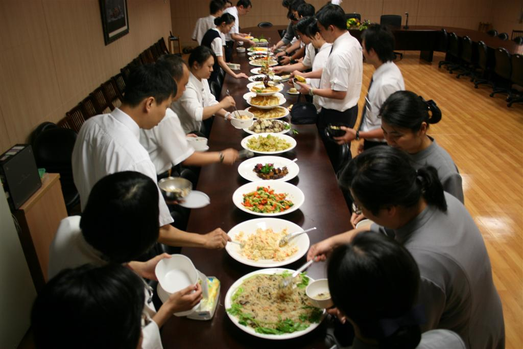 慈誠懿德洗手做羹湯 家人溫馨齊聚享佳餚