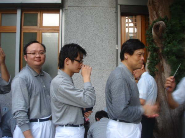 莫拉克颱風打亂人文營,志工巧接變化球滿溫馨