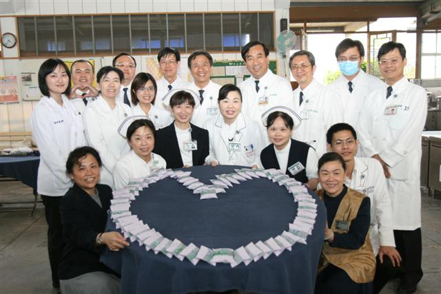 慈誠懿德會聯誼相見歡，手工舒眠包與爸媽結緣