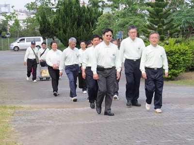 響應世界地球日 臺中慈院團隊做環保