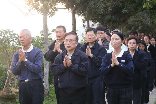 慈院社區共朝山　凝聚心念意志堅