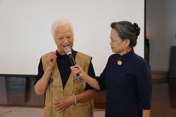 慈院同仁、彰化醫療志工齊聚 暖壽百歲志工蔡寬