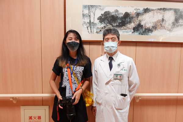 凝視醫療溫暖 攝影師回溯住院時光看見