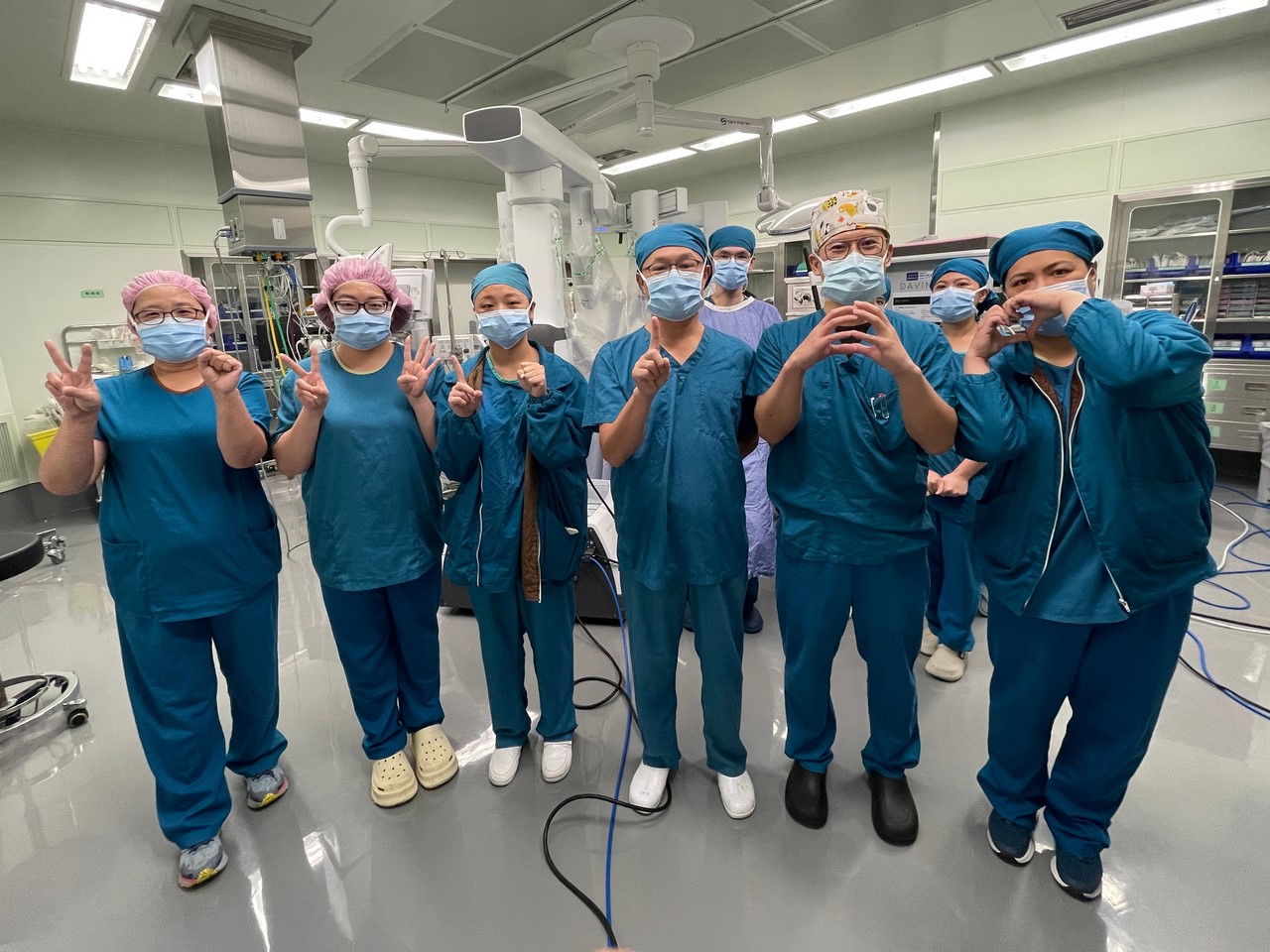台中慈濟醫院達文西機器手臂手術達百例 應用科別將擴大