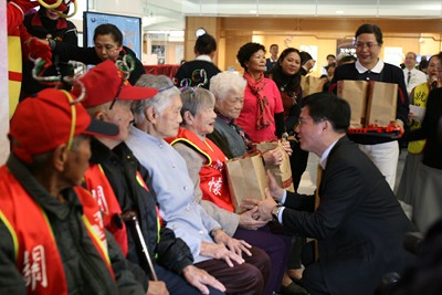 高齡友善成果發表 「萬歲團」長輩展活力