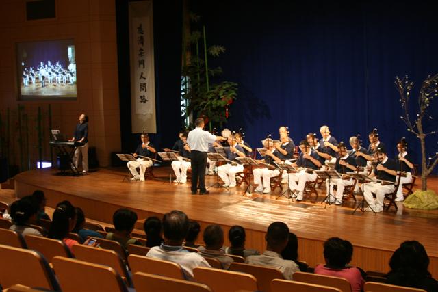 蔡萬擂一家與李偉嵩、王柏森 展現人生風景 臺中慈院難得心靈講座 引領聽眾生命的方向