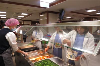 營養組承擔自辦供膳 帶動健康蔬食