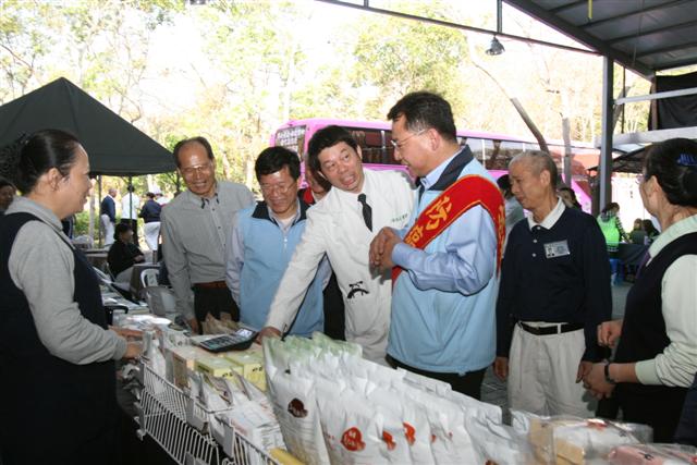 臺中慈院整合篩檢首航苗栗，預約健康啟發大愛
