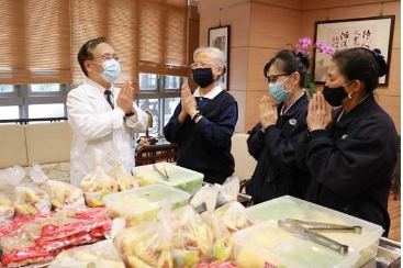 愛循環師兄姊下午茶點心 送暖慈院同仁拼防疫