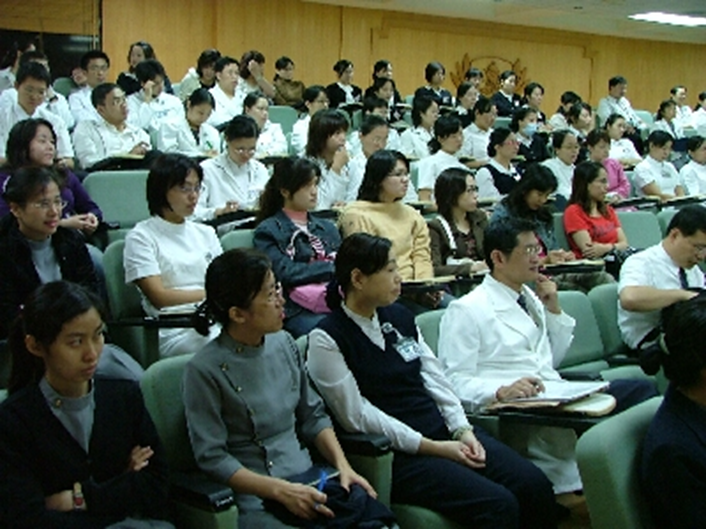 經過資訊室同仁林勁羽的講解，大家對於平日使用的軟體系統，更加了解。