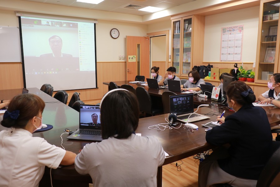 衛福部常務次長石崇良認為，臺灣邁入超高齡化社會，重視與訓練長照人員照護居家傷口的能力，才能避免傷口感染發生。