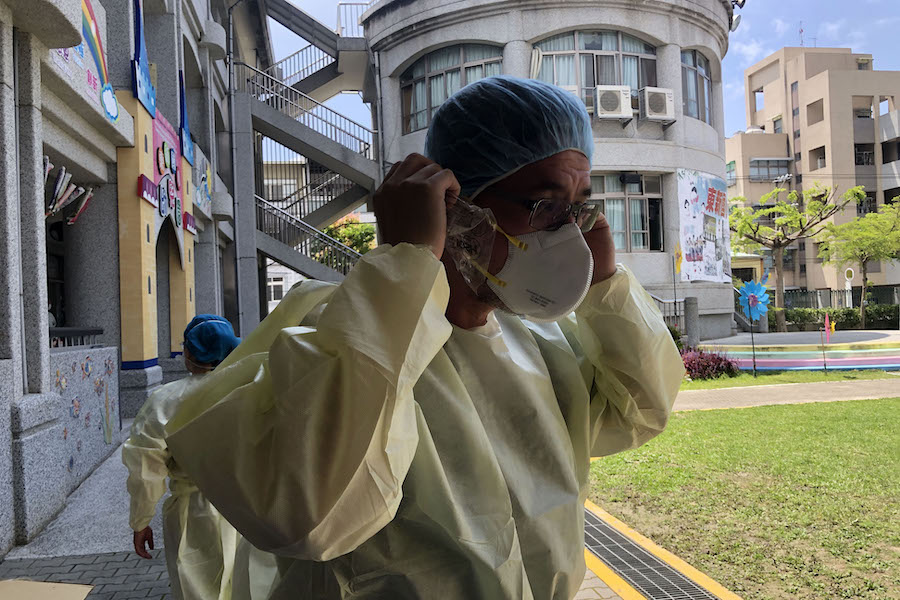 急診醫學科主任李冠儀體驗特別的生日祝福。