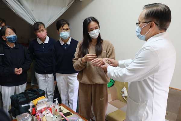 關懷與愛的每月往診 簡院長：臺中慈院是志工堅強後盾