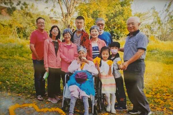 樂音輕搖故人影 親友相逢聚心蓮～湯琇智老師周年追思會