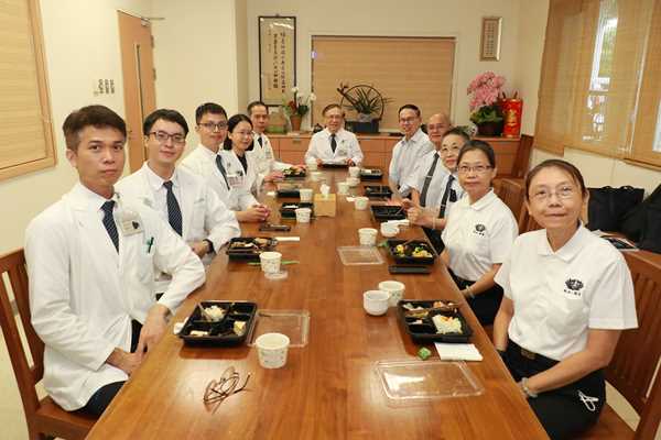 智慧科技中醫系統 新加坡貴賓參訪印象深刻