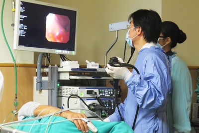 食道上下段兩處惡性腫瘤 胃鏡切除零期癌幸運保留食道