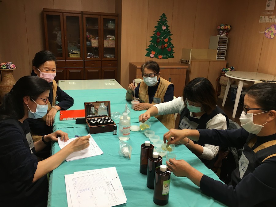 家屬贈精油 臺中慈院心蓮病房芳香療法成亮點