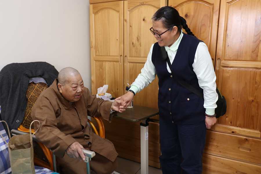 照護法師 安寧居家做他俗家親人--2019護理師節專題