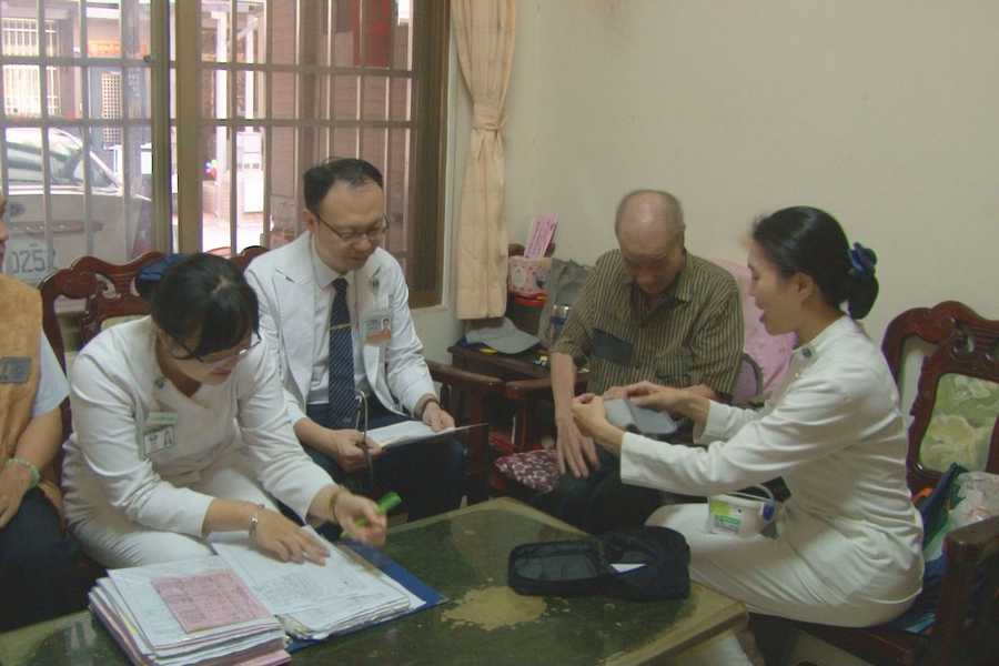 長照到居家醫療 團隊照顧案家當自家--2019護理師節專題