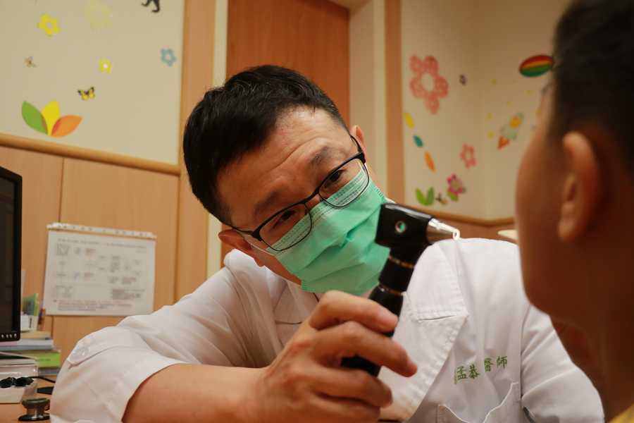 家門外抽菸 家長變成過敏兒豬隊友