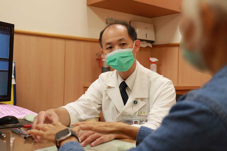 性急長輩易恐慌 醫師建議家屬三不四多陪伴