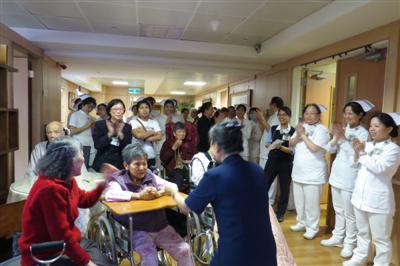 「媽媽的那雙手」 慈濟護理之家母親節賺人熱淚