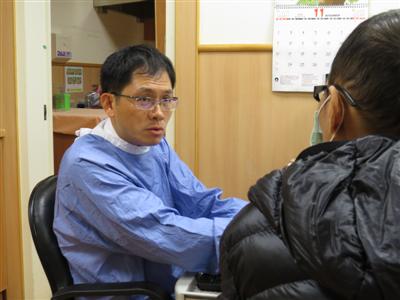 不捨病患腸破糞流沒未來 醫師籲健保放寬補助規定